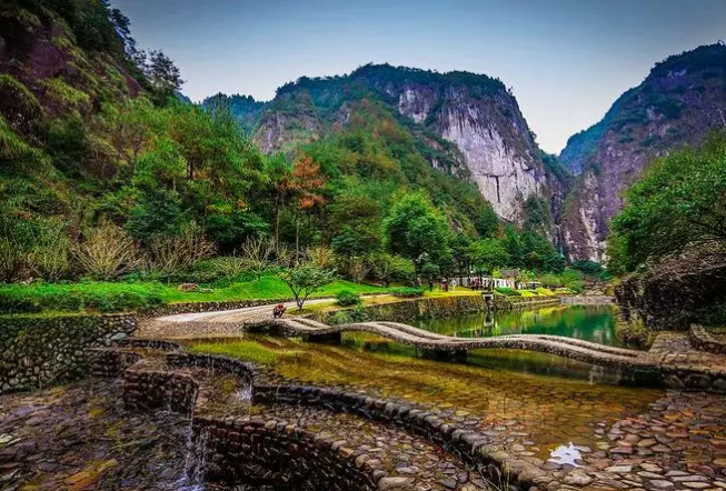 地址:溫州市永嘉縣沙頭鎮(zhèn)珠岸村永嘉書(shū)院