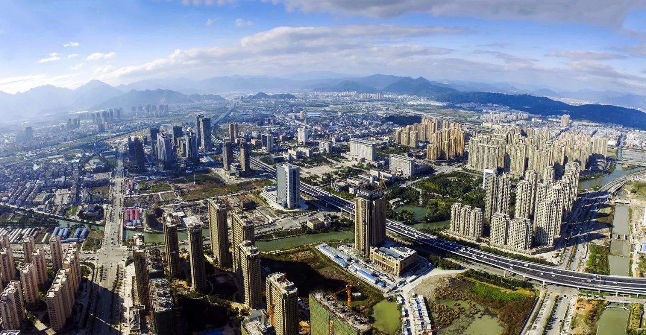 今晚浙江公共新聞?lì)l道播出:婁紹光書(shū)記做客《黨建好聲音&middot;書(shū)記訪(fǎng)談錄》節(jié)目,暢談&ldquo;科教新區(qū)、山水甌海&rdquo;!