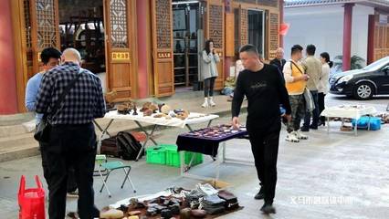 義烏文玩市集 瓷玩雜件、青銅木雕、珠串首飾的大本營